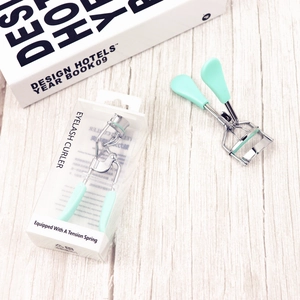 Recourbe-cils grand angle en acier inoxydable vert menthe avec patins en silicone