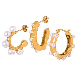 Boucles D'oreilles Créoles Élégantes En Forme De C Pour Femmes Rétro Français Géométrique Acier Titane Plaqué Or 18K Bijoux