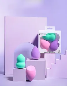 Set di tre spugnette per trucco in colori pastello presentate in confezione con finestra
