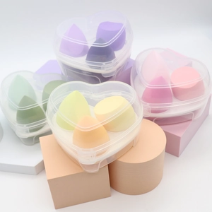 Set of 4 heart-shaped boxes with colorful non-latex teardrop and slanted makeup sponges