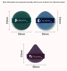 Vue détaillée d'éponges de maquillage colorées rondes et en goutte avec rubans