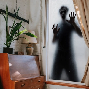 Sticker de fenêtre zombie effrayant pour Halloween avec silhouette réaliste et empreintes