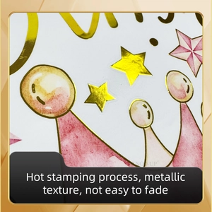 Macro d'autocollant mural couronne aquarelle rose avec détails d'étoiles en feuille d'or
