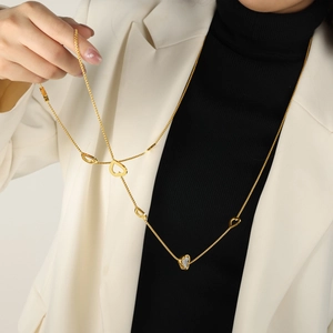 Chic 18k gold plated stainless steel heart pendant necklace with shimmering cubic zirconia
