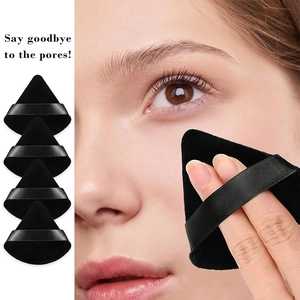 Borla de polvo triangular de terciopelo para fijar maquillaje y difuminar poros