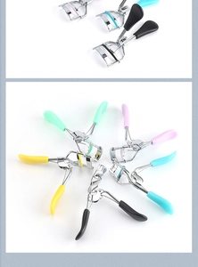 Détails macro des recourbe-cils grand angle en cinq couleurs avec poignées ergonomiques