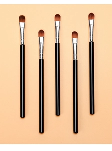 Flacher runder Concealer und Lidschatten Pinsel-Set mit braunen Synthetikborsten