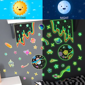 Stickers muraux espace lumineux avec planètes et fusées en vue de jour et de nuit