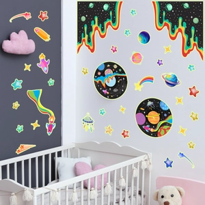 Stickers muraux espace lumineux avec galaxies et planètes pour déco chambre d'enfant