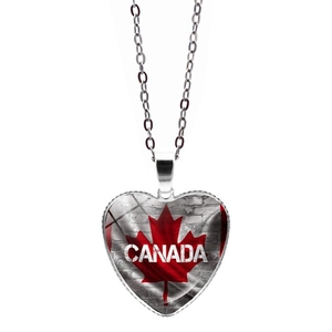 Canada Flag Heart Pendant Necklace Alloy Glass Maple Leaf Patriotic Souvenir Jewelry For Women Men Unisex Gift