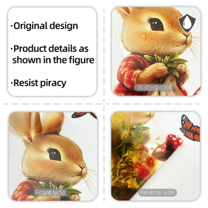 Détail de la texture imperméable et des faces avant et arrière des stickers lapin