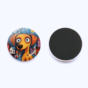 Gros plan d'aimants de frigo en verre de 25mm avec art abstrait de chien et dos magnétique souple