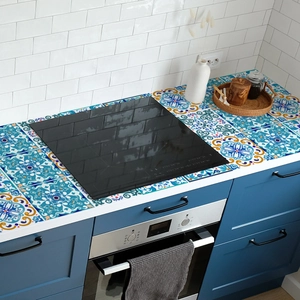 Papier peint imperméable motif carreaux bleus méditerranéens pour plan de travail