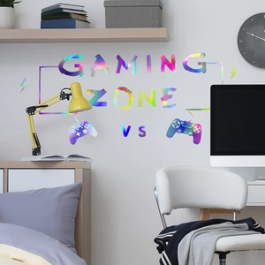Holografischer Gaming Zone Wandaufkleber mit Gamepads und Regenbogeneffekt an weißer Wand