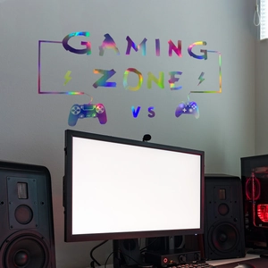 Holografische Gaming Zone Wandsticker mit schillernden Gamecontroller-Silhouetten