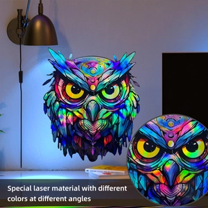 Dettaglio dell'adesivo da parete gufo laser con motivo geometrico cangiante