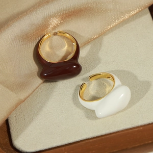 Minimalist gold-plated open ring featuring thick glossy red and cream enamel teardrop designs