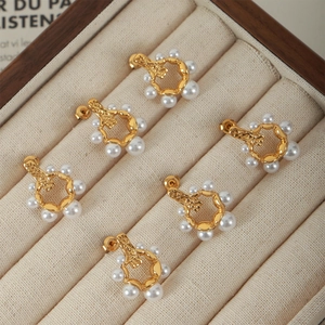 Créoles Vintage En Acier Inoxydable Avec Künstliche Perles D'Imitation Martelées Plaquées Or Style Français Élégant Pour Femme