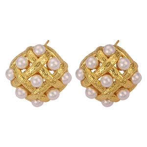 Vintage woven hollow gold-plated earrings with lustrous pearls in a symmetrical layout