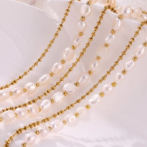 Elegant freshwater pearl pendant necklace in baroque style with gold titanium steel chain