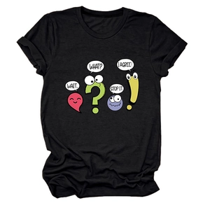 Gros plan d'un t-shirt noir affichant des personnages de dessins animés et des bulles