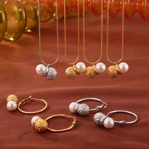 Stainless Steel Shell Artificial Pearl Hammered Ball Pendant Snake Chain Necklace And Hoop Earrings Women Fashion Chic Accessory
