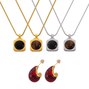 Parure de bijoux minimaliste avec colliers chaîne serpent en acier titane et boucles d'oreilles