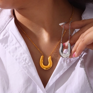 Minimalist 18k gold plated U-shaped pendant necklace in gold and silver finish options
