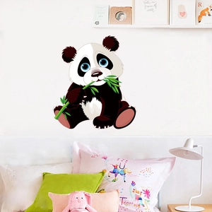 Adesivo murale con simpatico panda che mangia bambù per camera dei bambini