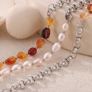 Elegant 18k gold plated pearl necklace with amber beads and circular link chain