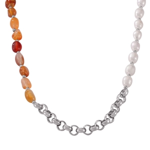 Chic beaded necklace with red agate, white pearls and 18k gold plated O-chain links