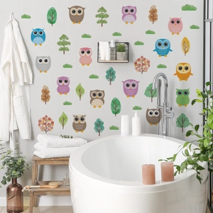 Wandsticker-Set mit Cartoon-Eulen und Wald-Bäumen für Badezimmer und Wanddekoration