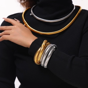 Two-tone 18K gold plated Tubogas jewelry set with choker necklace and spiral bracelet