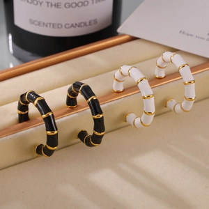 Bambus Hoop Ohrringe 18K Vergoldeter Titanstahl Emaille Kontrast Trendiger Retro Schmuck Für Frauen