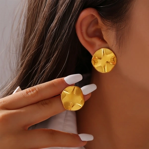 Minimalist Round Wavy Stud Earrings Titanium Steel 18K Gold Plated Crumpled Geometric Elegant Jewelry For Women