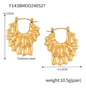 Détails des créoles en acier titane plaqué or 18 carats avec dimensions et poids indiqués