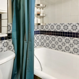 Adesivi murali vintage mandala e bordo a mosaico blu per decorazione del bagno