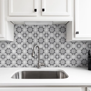 Adesivi per alzatina cucina retro con motivi mandala neri e grigi e design impermeabile