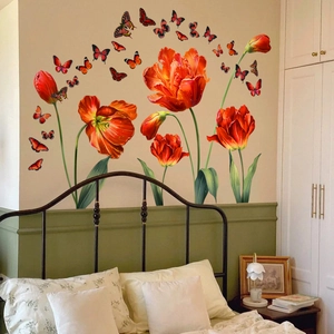 Autocollant mural adhésif avec grandes tulipes rouges et papillons pour décor de chambre