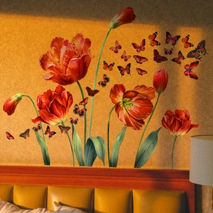 Stickers muraux tulipes rouges réalistes et papillons pour décor de chambre chaleureux