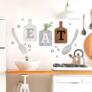 Details der PVC EAT Küchenwandaufkleber mit Holzmaserungstextur und Besteckmotiven