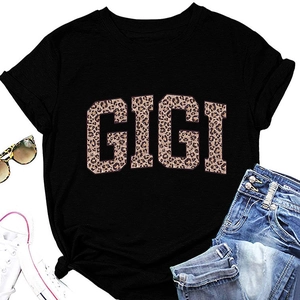 T-shirt noir à col rond avec lettres GIGI à imprimé léopard et accessoires en jean