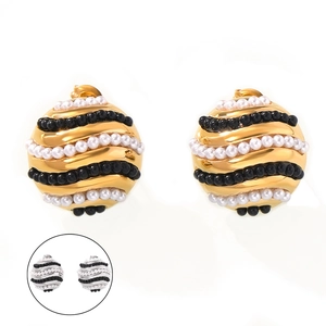 Orecchini a sfera a spirale con perle in acciaio al titanio placcato oro 18 carati