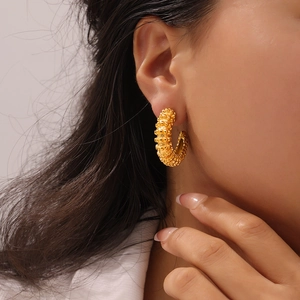 18k gold plated titanium steel C-shaped hoop earrings with textured beaded surface