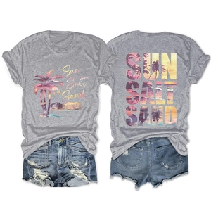 T-shirt gris imprimé Sun Salt Sand avec palmier et short en jean à plat