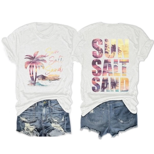 Détails du t-shirt en coton avec motif Sun Salt Sand et short en jean vieilli
