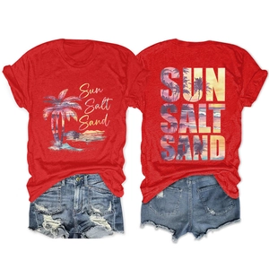 T-shirt rouge Sun Salt Sand et short en jean vieilli avec imprimé bord de mer