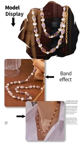 Détails d'un collier vintage bohème avec cristaux violets et perles d'eau douce