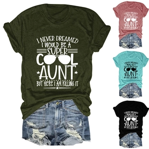 Close-up of women's round neck T-shirt set in four colors with vintage denim shorts
