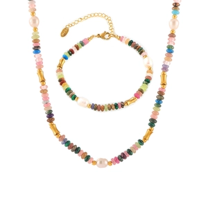 Set di gioielli con collana e bracciale in perle d'acqua dolce barocche e pietre